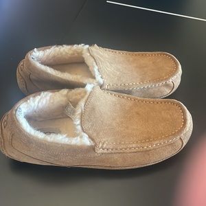 Ugg slippers 9